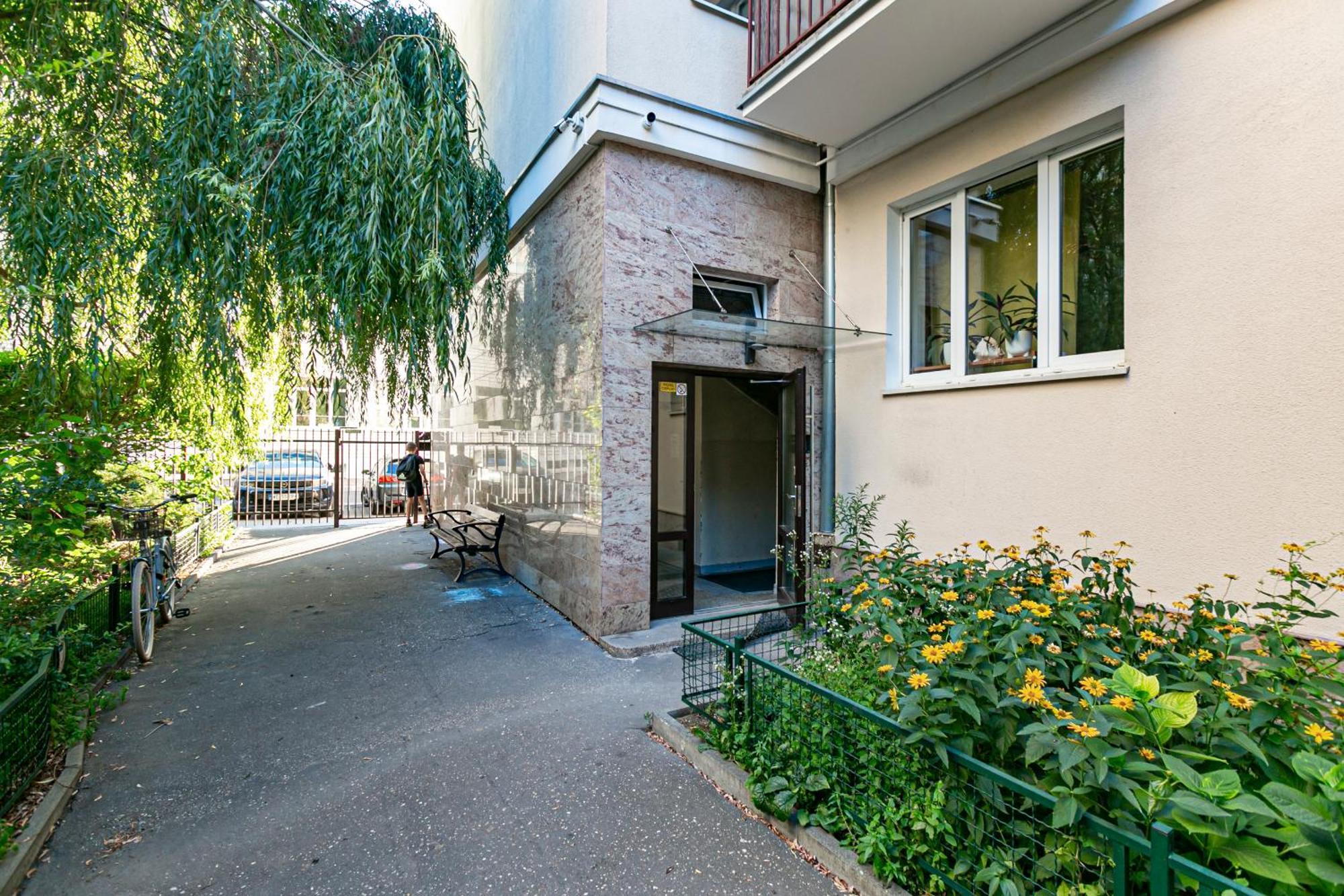 Rakowiecka - Bezplatny Parking - Free Parking - Stacja Metra 500M - Underground Station 500M Better Rental Варшава Экстерьер фото